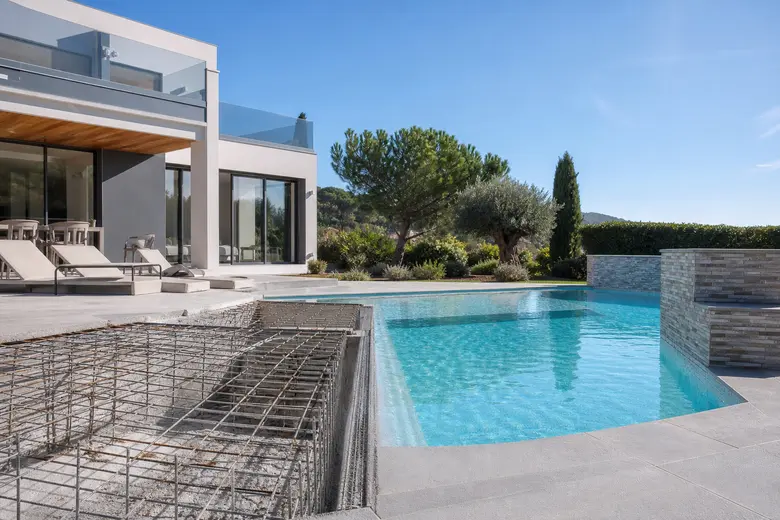 Garantie décennale pour construction piscine : quelles obligations lors de la création ou la rénovation d’un bassin ?